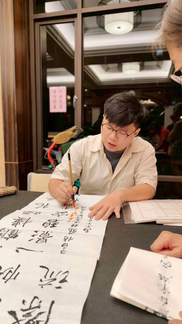 楊崇廉與書法作品